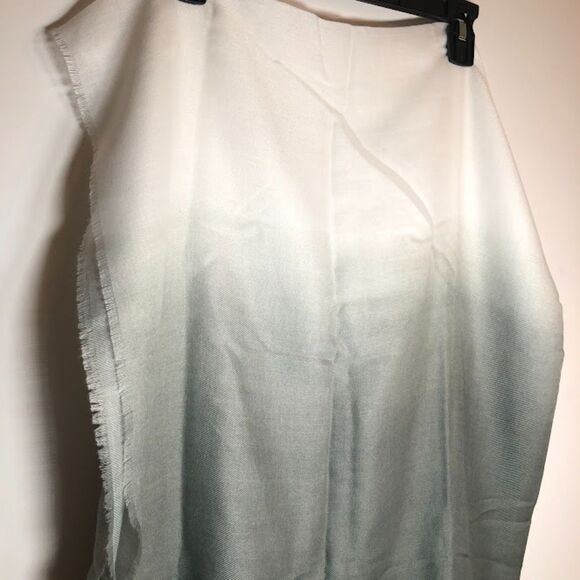 Carly Cushnie Oversized Ombre  Scart - Picture 4 of 9